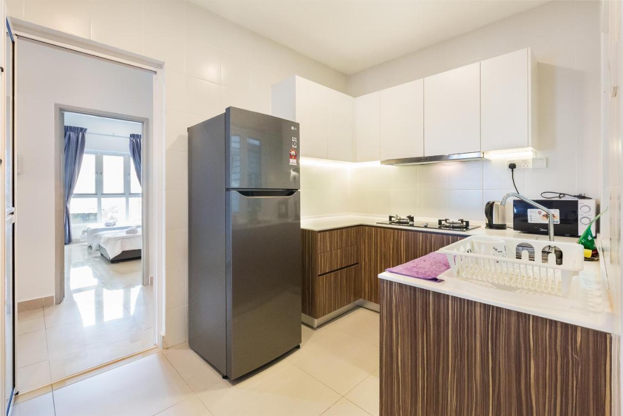 جوهر بهرو Seasons Luxury Apartment By Jk Home المظهر الخارجي الصورة