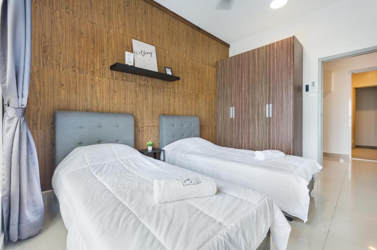 جوهر بهرو Seasons Luxury Apartment By Jk Home المظهر الخارجي الصورة
