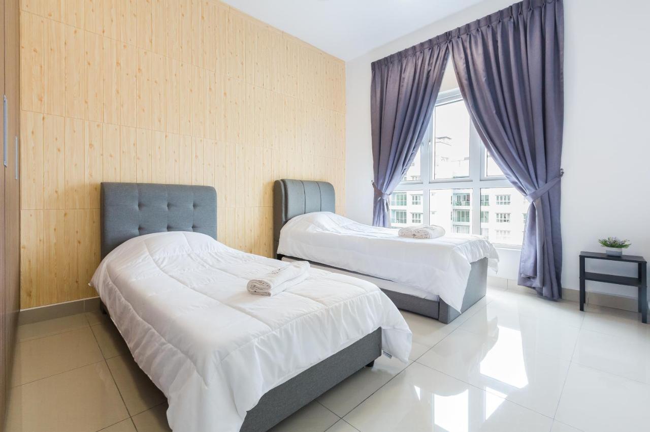 جوهر بهرو Seasons Luxury Apartment By Jk Home المظهر الخارجي الصورة