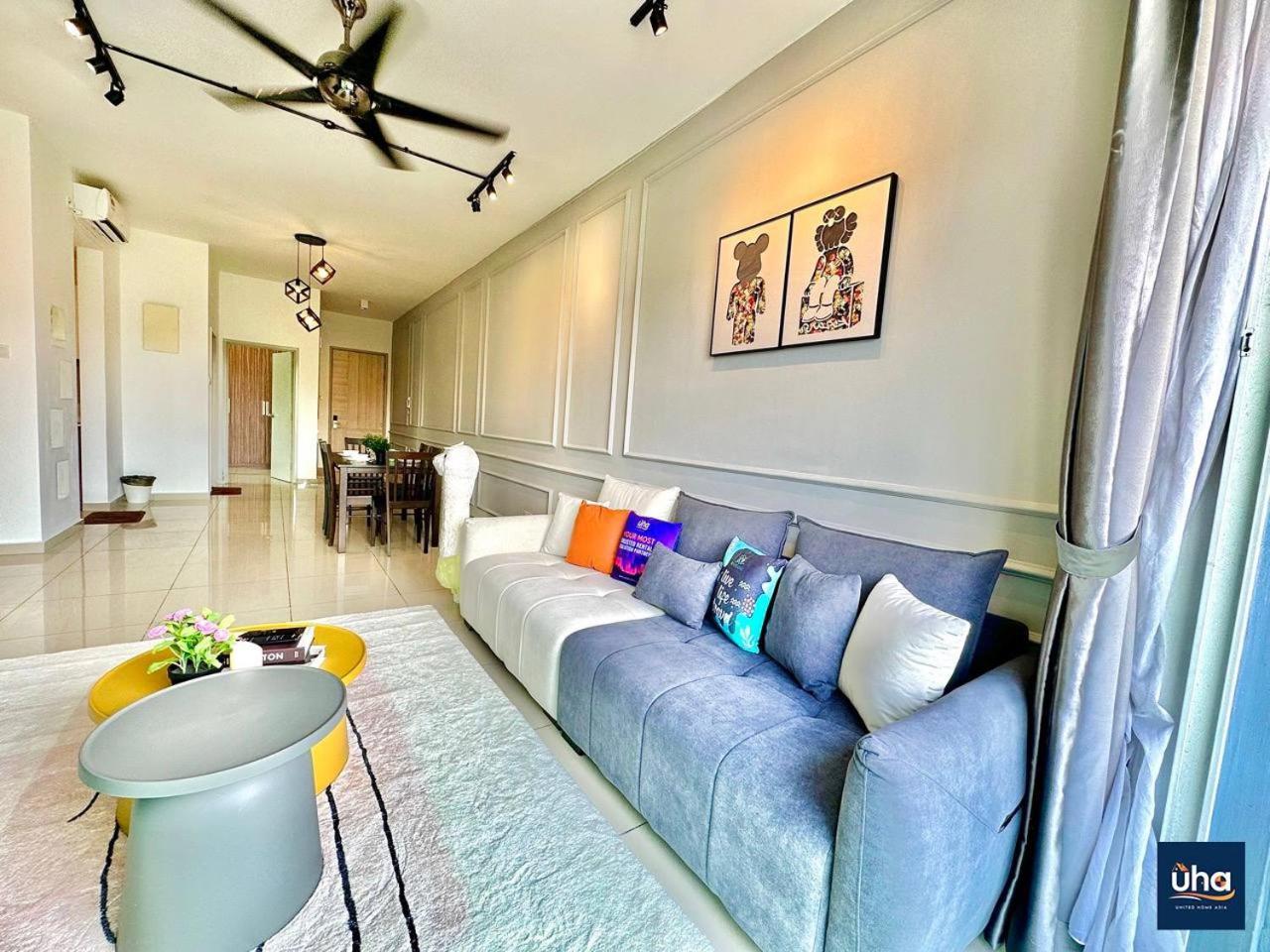جوهر بهرو Seasons Luxury Apartment By Jk Home المظهر الخارجي الصورة