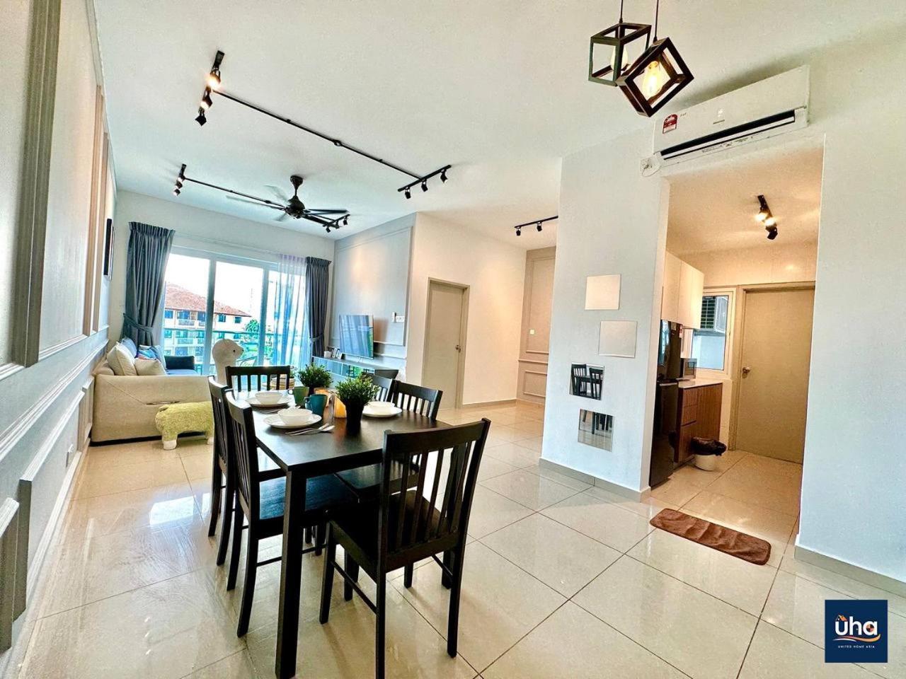 جوهر بهرو Seasons Luxury Apartment By Jk Home المظهر الخارجي الصورة