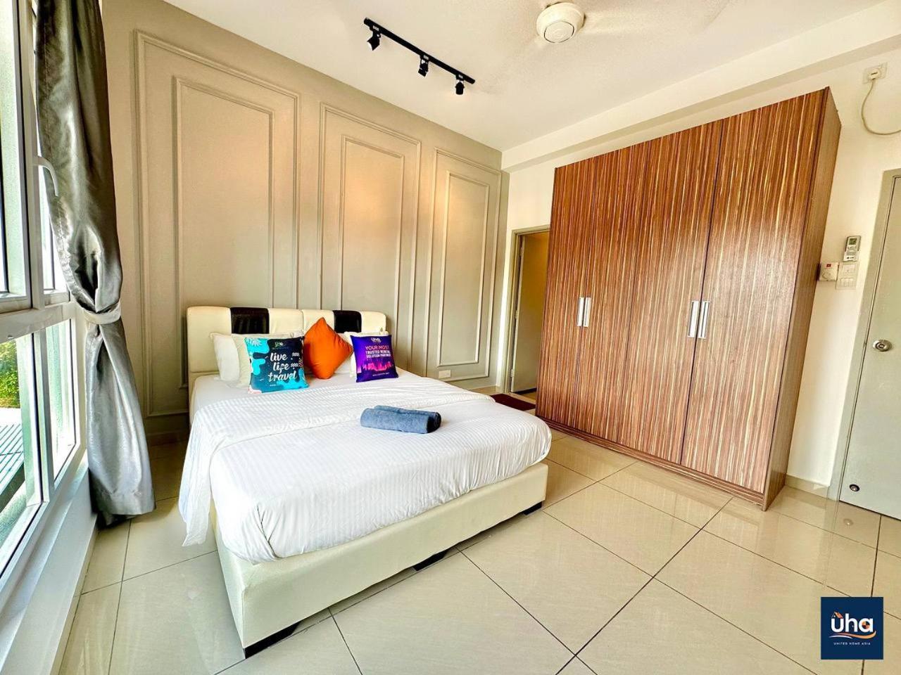 جوهر بهرو Seasons Luxury Apartment By Jk Home المظهر الخارجي الصورة