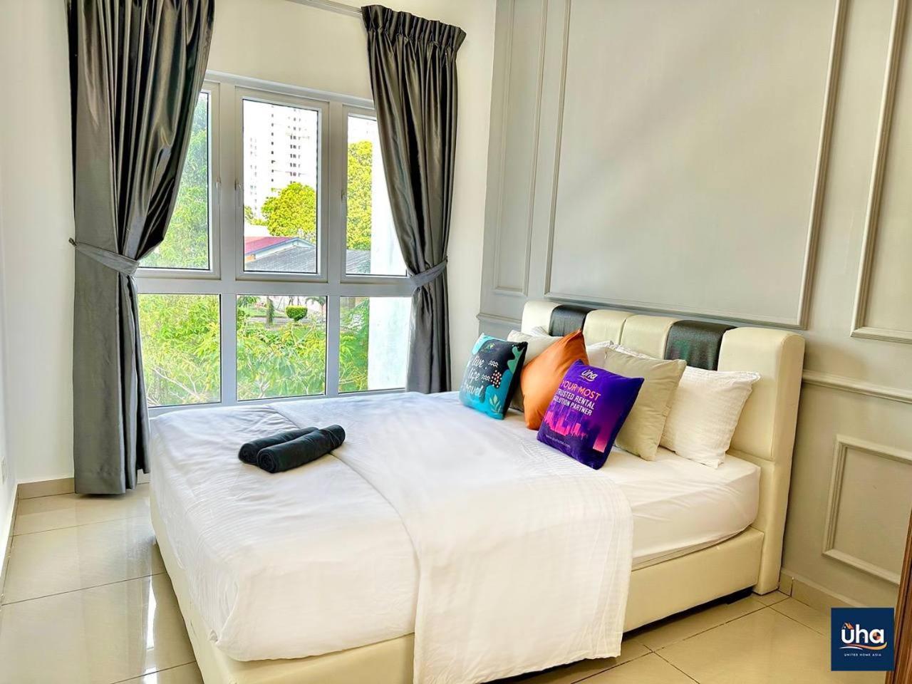جوهر بهرو Seasons Luxury Apartment By Jk Home المظهر الخارجي الصورة