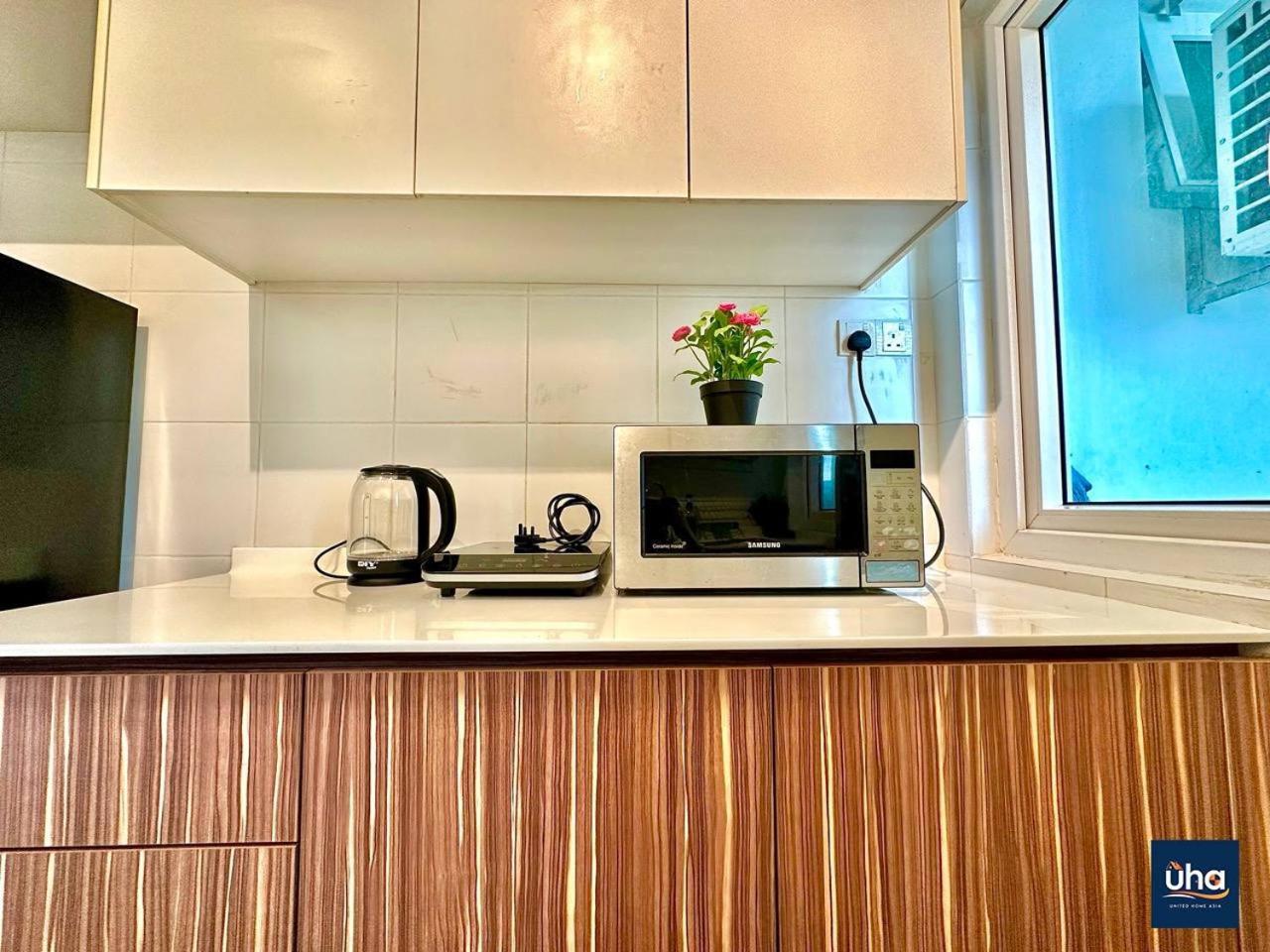 جوهر بهرو Seasons Luxury Apartment By Jk Home المظهر الخارجي الصورة